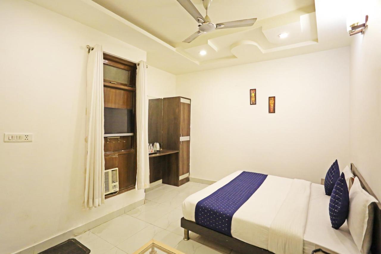 Hotel Ambrosia - A Boutique Hotel Νέο Δελχί Εξωτερικό φωτογραφία