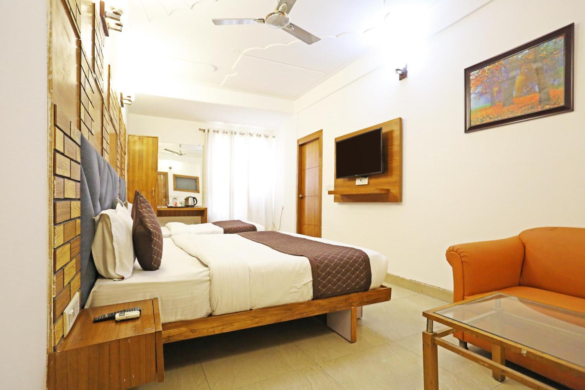 Hotel Ambrosia - A Boutique Hotel Νέο Δελχί Εξωτερικό φωτογραφία