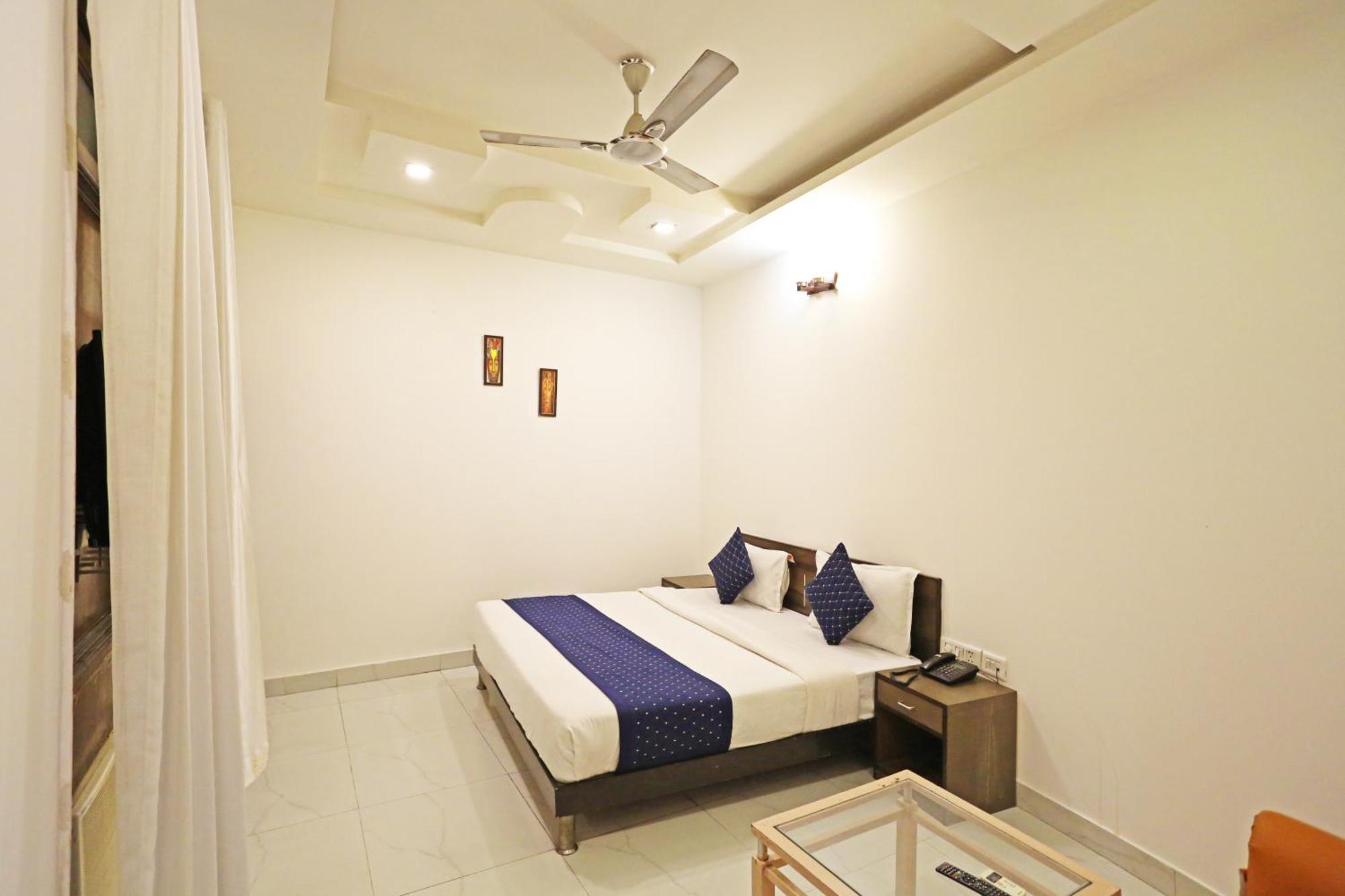 Hotel Ambrosia - A Boutique Hotel Νέο Δελχί Εξωτερικό φωτογραφία
